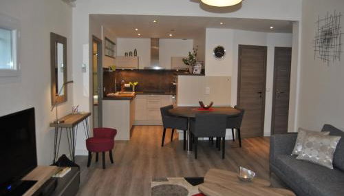 Le Calme au Centre Ville à 10 minutes à pied de la Croisette et des plages - Foto 2