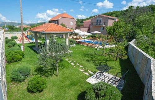Villa Popovi a Dvori - Six Bedroom Villa with Pool - Foto 4