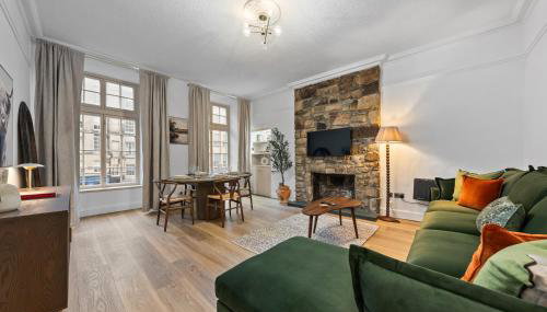 Burnets Close 2 Bedroom Apartment - Edinburgh - Photo 2