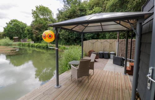 Maple Lodge at Bridge Lake Farm & Fishery - Foto 4