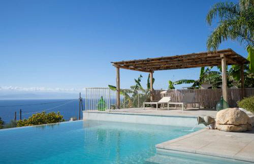 Villa Michaela con piscina privata e vista mare - Foto 12