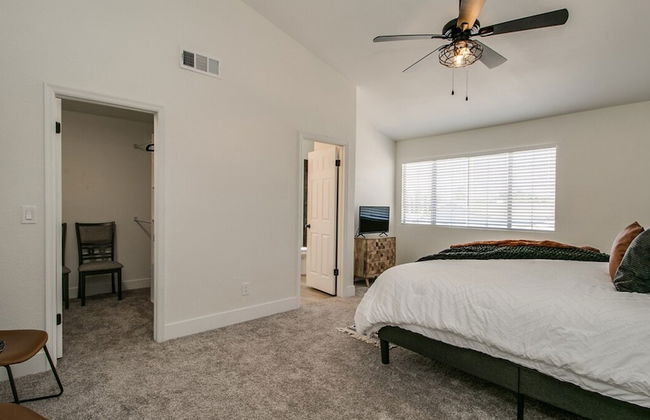 Upgraded 4-bdrm Beautiful Home W/pool! - Foto 5