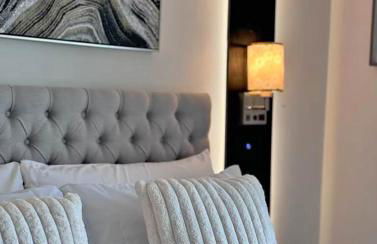 NEW Chic & Cozy 1BD Apartment Near East River, Minutes from Central Park - Foto 2