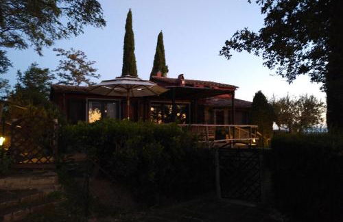 PODERE TORRICELLE 69B Pancole Gr, seaview infinity pool, jacuzzi, sauna, exclusive villa with 2 bedrooms for 4 - If you total 5 or 6 people there is an independent suite in main villa with private ensuite bathroom, kitchenette and garden dining area - Foto 14