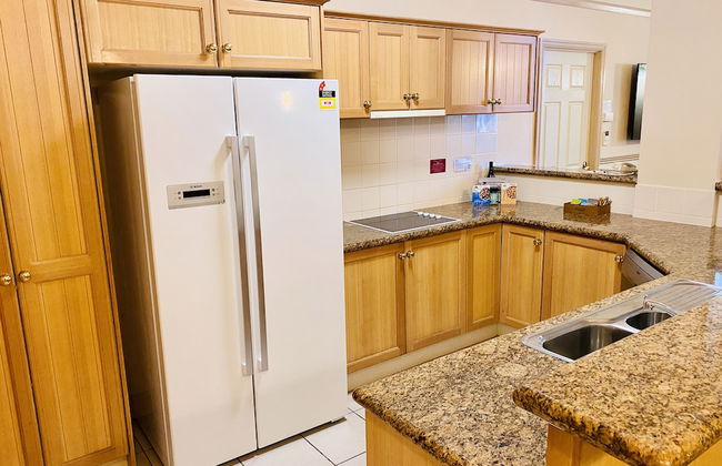 Royal Albert Hotel - Photo 44