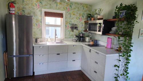 LUSH TROPICAL STUDIO in FT LAUDEDALE'S HISTORICAL SAILBOAT BEND NEIGHBORHOOD - Foto 2