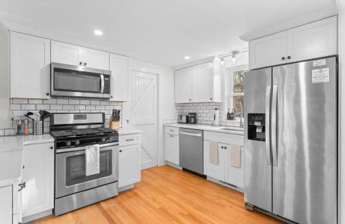 Coastal comfort near beaches and walking distance to Harwich Port! - Foto 21