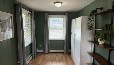 Oakland Beach Cottage - Sleeps up to 4 - Photo 5