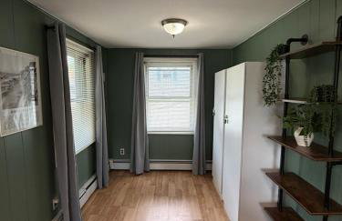 Oakland Beach Cottage - Sleeps up to 4 - Photo 5