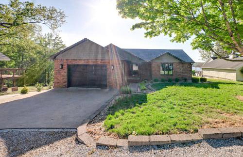 Beautiful Kentucky Lake Getaway with Dock and Deck! - Foto 1