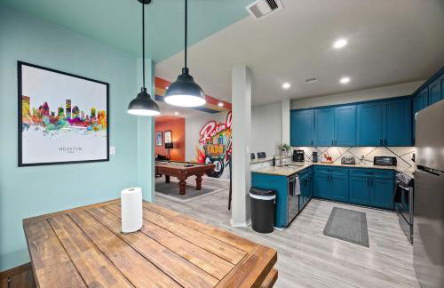 Modern 3-Story Townhome w Pool Table, Sleeps 10 Near Stadiums - Foto 16