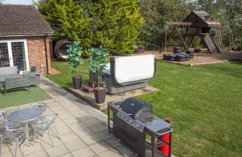 Deluxe 4 or 5 Bed House with Hot Tub, Cinema Room Sleeps 15 - Foto 46