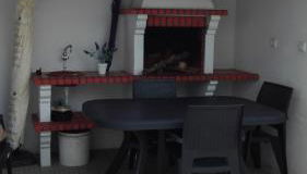 Casinha Rés do Chão na Nazaré com Quintal e Barbecue - Foto 4