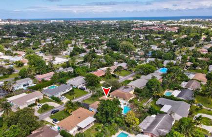 3BR 2BA Heated Pool Home Pool Table Great Location - Foto 26