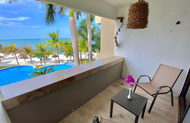 Beachfront and Ocean View Apartment - Photo 14