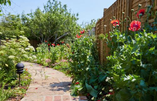 The Challoners - Photo 27