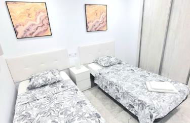 Two-Bedroom ,central,wifi,sea view - Photo 16