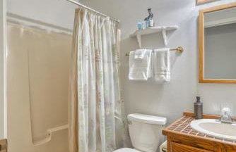 Spacious retreat 4BR AC, SHARC, Hot Tub, Games, Grill, Pets, Fireplace - Foto 31
