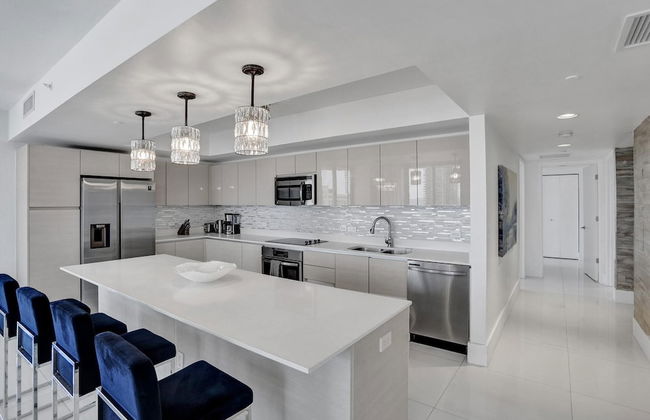 Luxury Condo at Beach Walk Resort - Foto 8