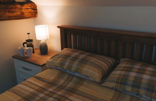 Luxury newly converted oak cottage with hot tub - Foto 21