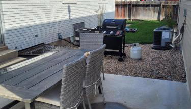 Updated 4-bedroom home centrally located - Foto 2