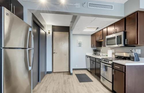 Modern Studio - walk to Wells Fargo Arena - Foto 6