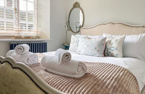 PRIMROSE COTTAGE, Sleeps 5, Stylish Cottage, Central, Close to Beach, shops and restaurants - Foto 1