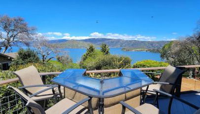 Lake View Home Community Pool in Riviera Heights - Foto 1