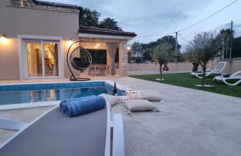 Villa Lukas&Ana s bazenom,dječjim igralištem - Photo 27