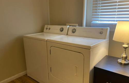 Crew Housing Sleeps 8 with 6 Beds plus 4 Bedrooms - Foto 9