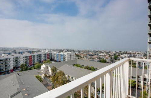 Nautical 2 Bedroom with Beautiful Ocean Views - Foto 16