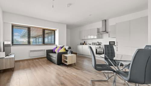 Comfortable 2BR Swindon Long Stay - Foto 2