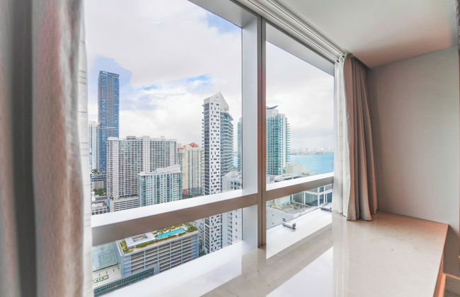 Luxury Condos at Four Seasons - Foto 42