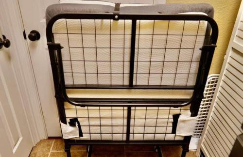 Massive lakefront home with HOT TUB - Foto 71