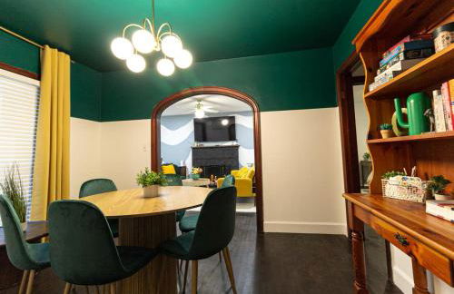 Private home with Hot Tub & Mini Golf & Fun Vibes near downtown Houston - Foto 9