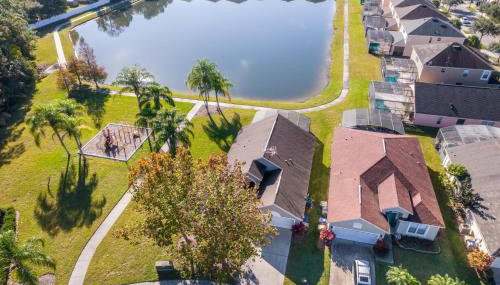 South Facing Pool with Stunning Lake View - Family Friendly Home - Nr Disney - Photo 4