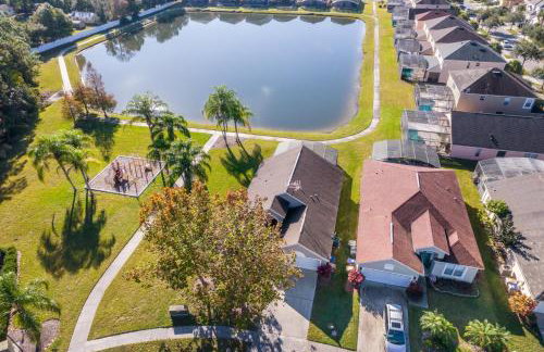 South Facing Pool with Stunning Lake View - Family Friendly Home - Nr Disney - Foto 4