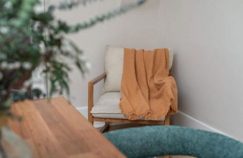 Beautiful 2 Bed 1 Bath home near College Hill - Photo 19