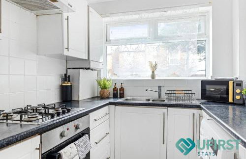 Bright 4 BR Home - Forest Fields - City Centre - Free Parking - WiFi - Close to Forest Rec - Sleeps 8 - Foto 5