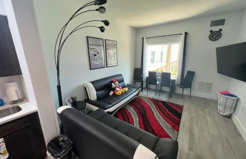 Free Shuttle 2 Queen Disney Area - Foto 96