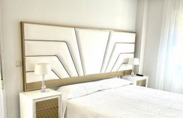 BEACHFRONT APARTMENT In LA CALA DE MIJAS - Photo 33