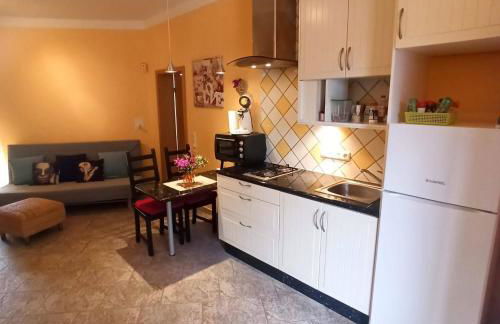 Casa Tamara quiet holiday flat with Pool great view of the mountains and the sea - Foto 14