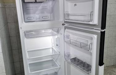 Super Confortável, WiFi Rápido, Garagem Coberta, 2 Banheiros, Suíte, 3 Quartos, Microondas, Cozinha Grande Completa, Mesa de Jantar Grande, Entrada Privativa, Perto do Shopping Pátio Matosinhos, 5 min do Centro Histórico - Foto 37