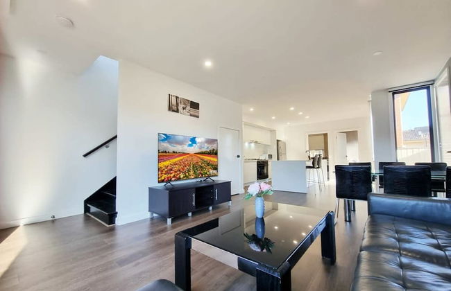 Brand new House - Modern Home in Great Location - Foto 3