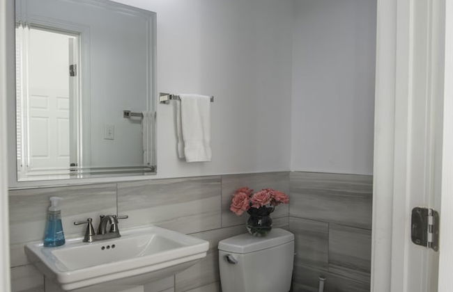 Best Location! 4 BR! Next to French QT by YouRent - Foto 15