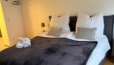 Auszeit am Heidter Berg City und Natur nah mit Stellplatz und Sauna - Foto 2