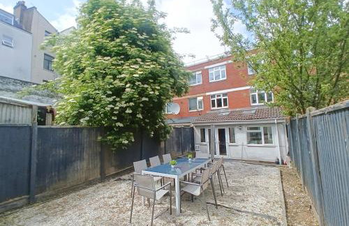Lovely 4-Bedroom Kilburn Flat with Garden and Parking near Hampstead Heath, Abbey Road by Staylio London - Foto 18