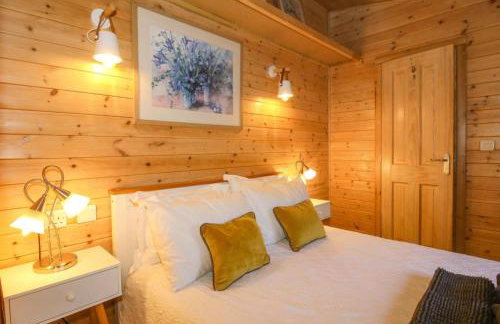 Astbury Falls Luxury Retreats - Photo 15