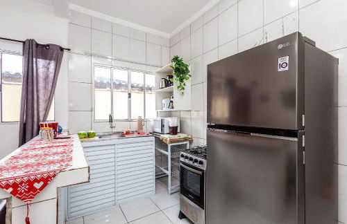 Casa confortável para Famílias e Grupos com Ar-condicionado em Praia Grande - Foto 2