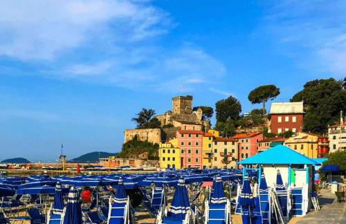 San Terenzo Poets of the sea with parking and balcony - Photo 34
